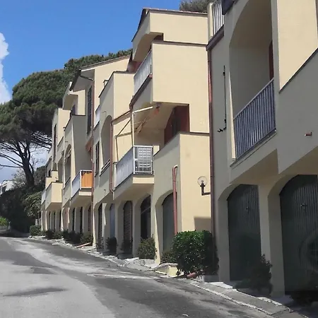 Studio Fur 2 Personen Ca 25 M In Moneglia, Italienische Riviera Italienische Westkuste * Moneglia